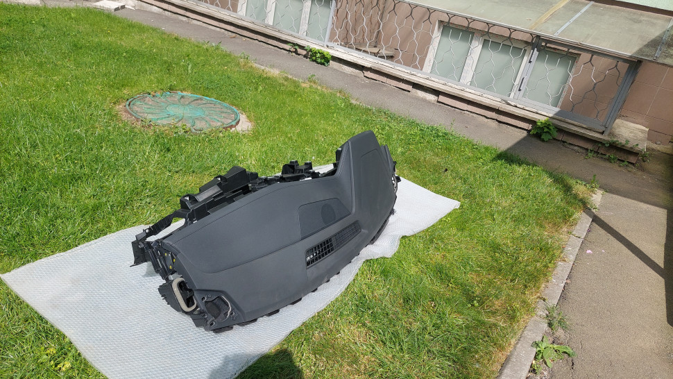 Торпедо AUDI E-TRON Консоль Ауди Е Трон кожа приборная audi q8 торпеда 4kl857001