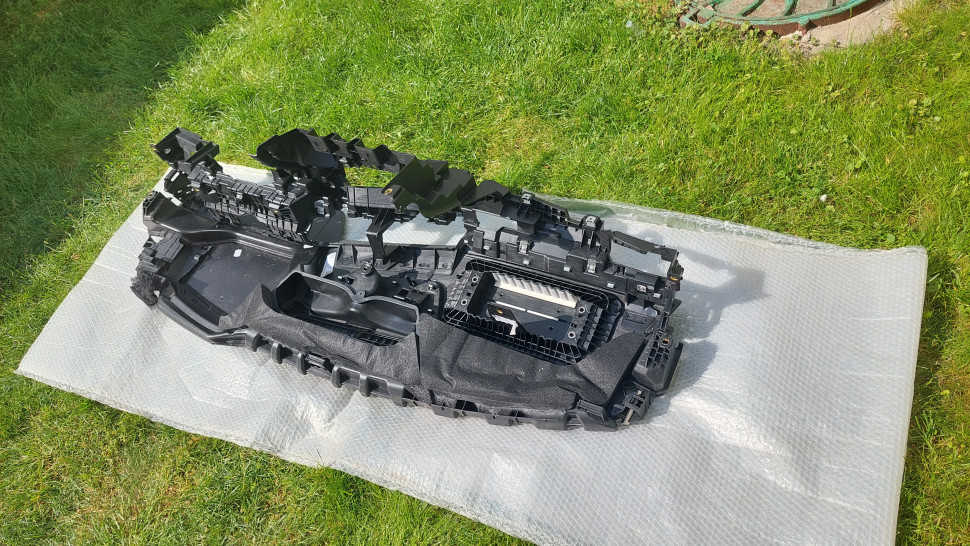 Торпедо AUDI E-TRON Консоль Ауди Е Трон кожа приборная audi q8 торпеда 4kl857001