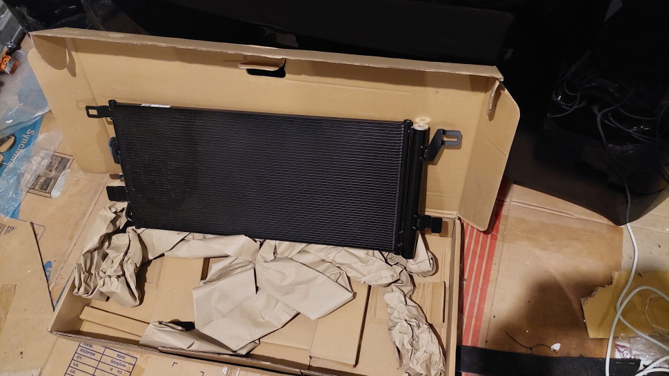 Радиатор Audi Q5 80a fy НОВЫЙ ОРИГИНАЛ радиатор кондиционера Ауди ку 5