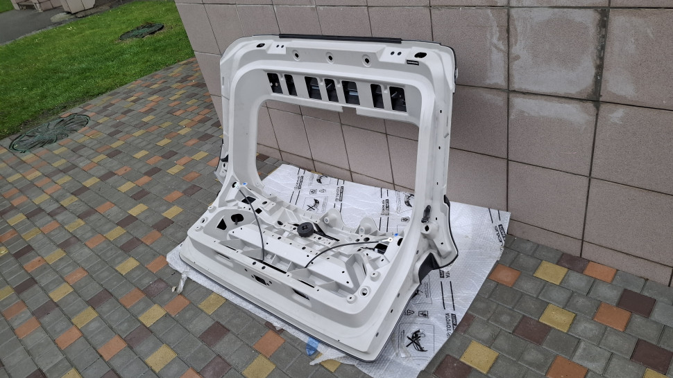 Крышка багажника Nissan Ariya 2023 2024 2025 2026 кришка багажника Нисан Ария 9001A5MB0C ляда Ніссан Арія