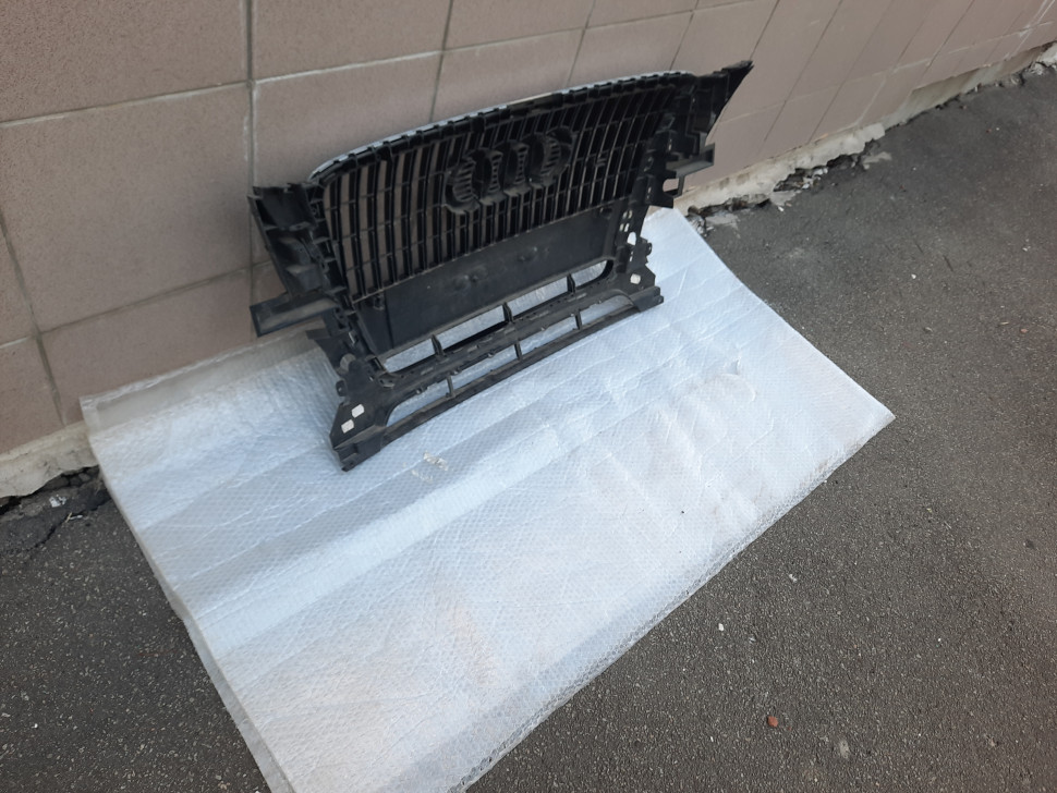 Решетка радиатора AUDI Q5 8R 2012 2011 2010 2009 Решетка Ауди Ку5