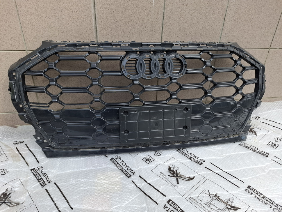 Решітка радиатора Audi sq5 s-line 2020 - 2024 дефект Решетка радиатора Ауди 80a853651ah оригинал