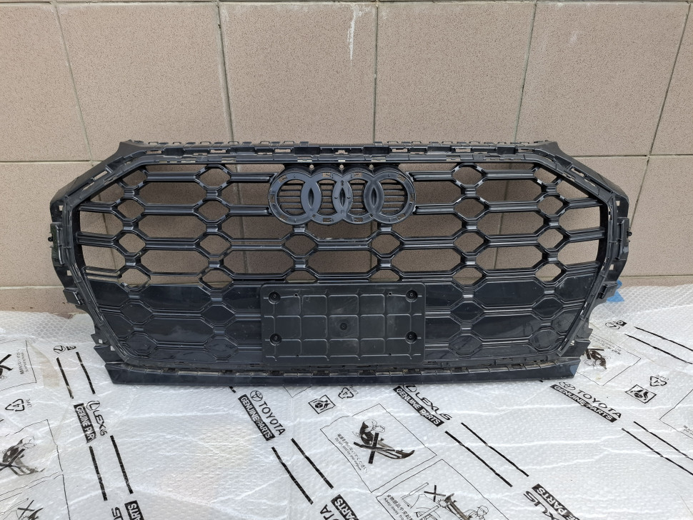 Решітка радиатора Audi sq5 s-line 2020 - 2024 дефект Решетка радиатора Ауди 80a853651ah оригинал