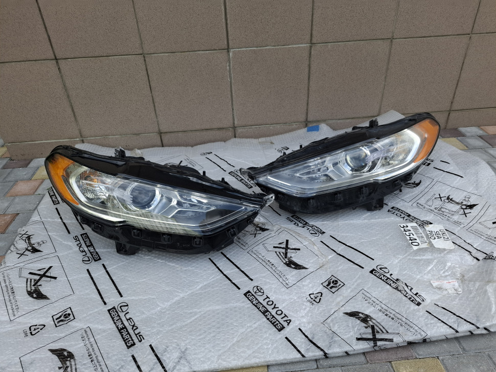 Фара правая Ford Fusion USA с LED ДХО 2017 - 2024 Б/у оригинал в сборе с блоками / лампами Фара Фьюжн Америка