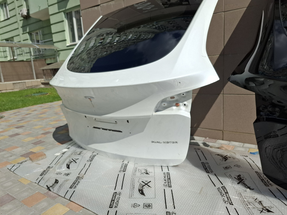 Крышка багажника Tesla model Y, ляда Тесла модел У 2021 2022 2023 2024 Білий перламутр 1493410-EC-A 1493410-E0-A 1493410-S0-A 1493410-01-A 1493410