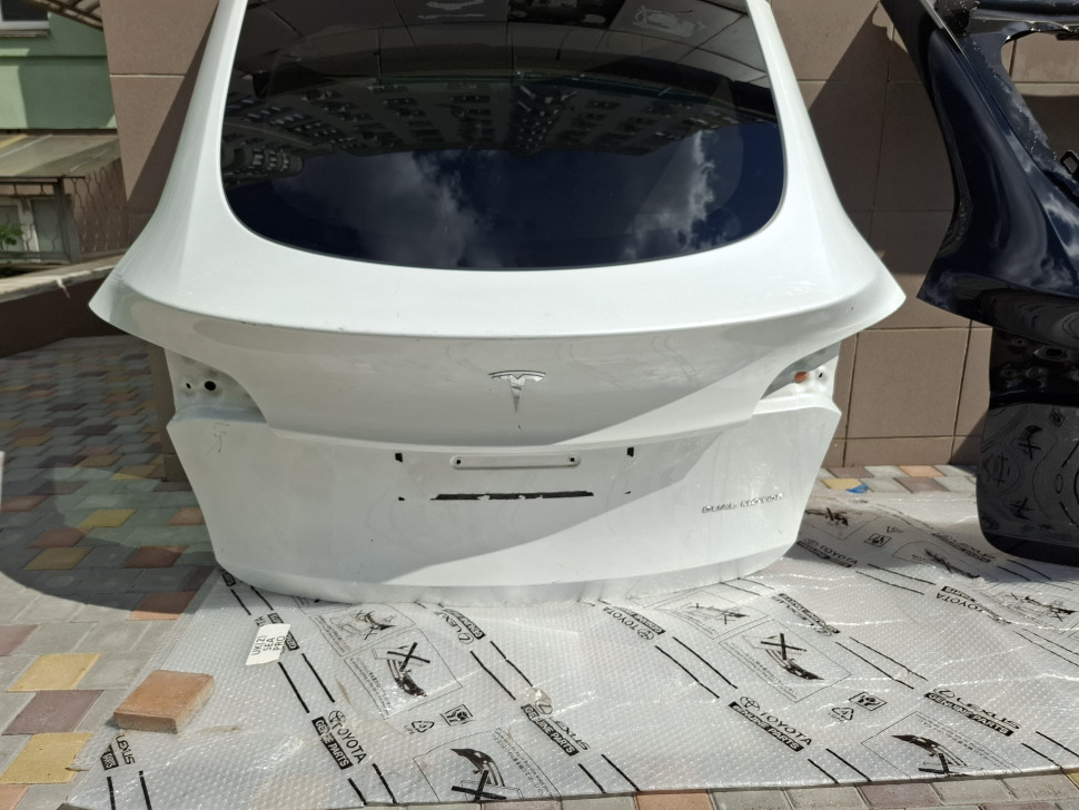 Крышка багажника Tesla model Y, ляда Тесла модел У 2021 2022 2023 2024 Білий перламутр 1493410-EC-A 1493410-E0-A 1493410-S0-A 1493410-01-A 1493410