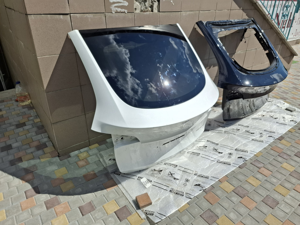 Крышка багажника Tesla model Y, ляда Тесла модел У 2021 2022 2023 2024 Білий перламутр 1493410-EC-A 1493410-E0-A 1493410-S0-A 1493410-01-A 1493410