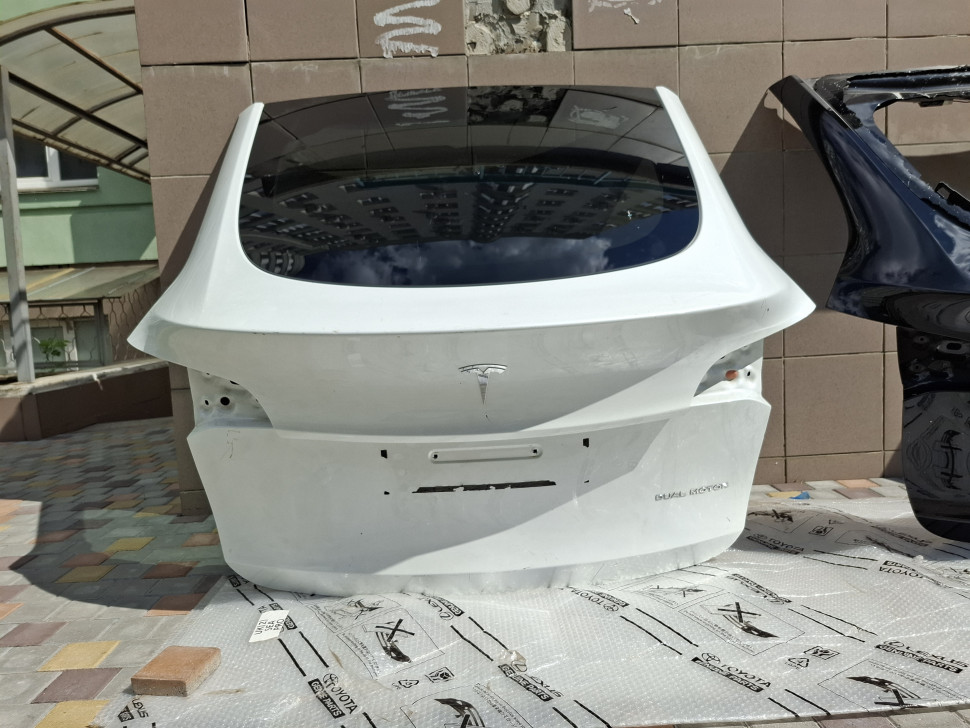 Крышка багажника Tesla model Y, ляда Тесла модел У 2021 2022 2023 2024 Білий перламутр 1493410-EC-A 1493410-E0-A 1493410-S0-A 1493410-01-A 1493410