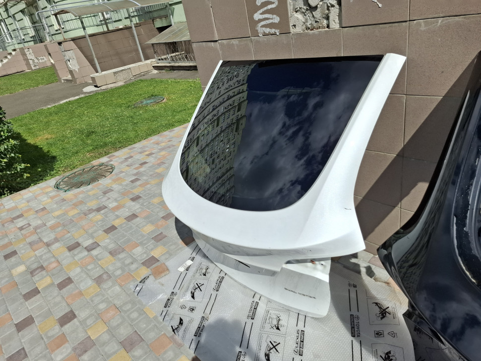 Крышка багажника Tesla model Y, ляда Тесла модел У 2021 2022 2023 2024 Білий перламутр 1493410-EC-A 1493410-E0-A 1493410-S0-A 1493410-01-A 1493410