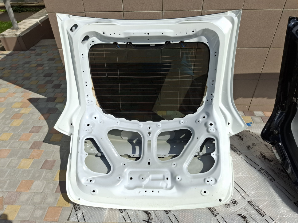 Крышка багажника Tesla model Y, ляда Тесла модел У 2021 2022 2023 2024 Білий перламутр 1493410-EC-A 1493410-E0-A 1493410-S0-A 1493410-01-A 1493410