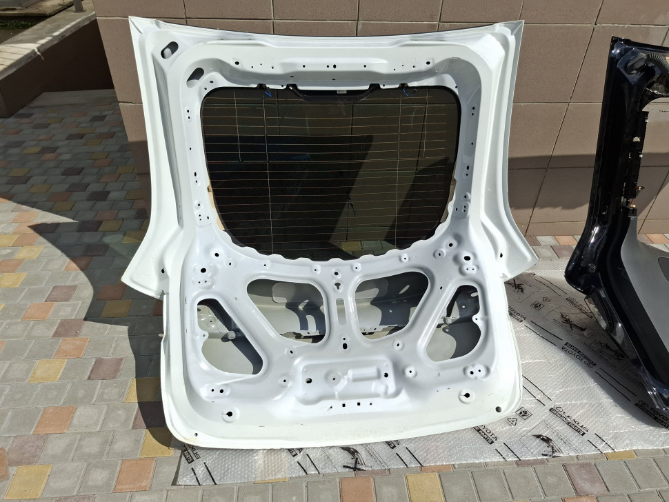 Крышка багажника Tesla model Y, ляда Тесла модел У 2021 2022 2023 2024 Білий перламутр 1493410-EC-A 1493410-E0-A 1493410-S0-A 1493410-01-A 1493410