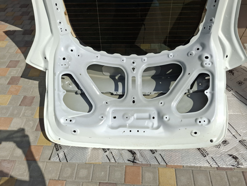 Крышка багажника Tesla model Y, ляда Тесла модел У 2021 2022 2023 2024 Білий перламутр 1493410-EC-A 1493410-E0-A 1493410-S0-A 1493410-01-A 1493410