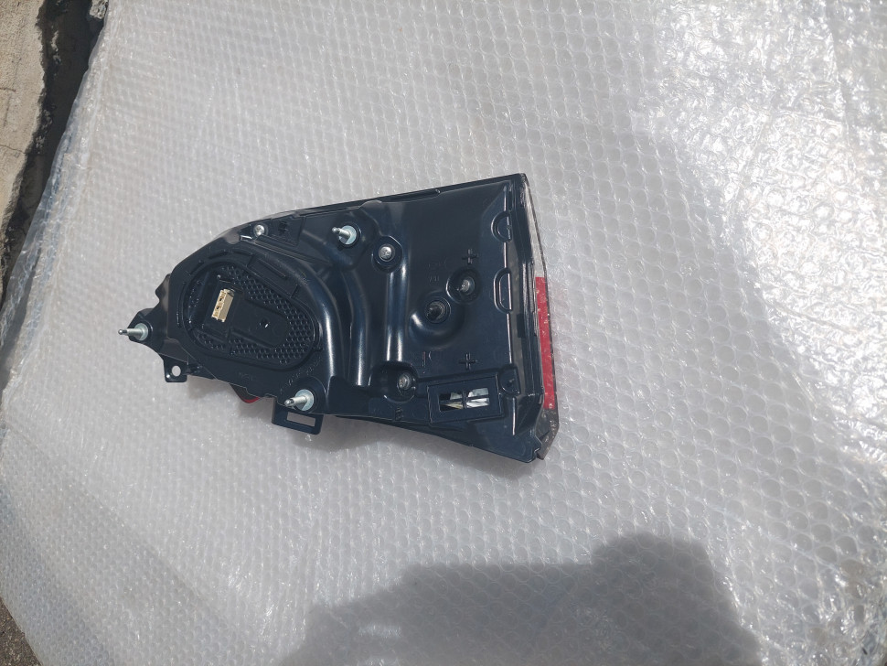 Фонарь Lexus rx 4 led 2019 2020 2021 2022 RX350 450 в крышку багажника правый 8158048300