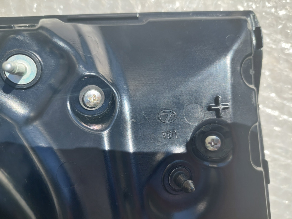 Фонарь Lexus rx 4 led 2019 2020 2021 2022 RX350 450 в крышку багажника правый 8158048300