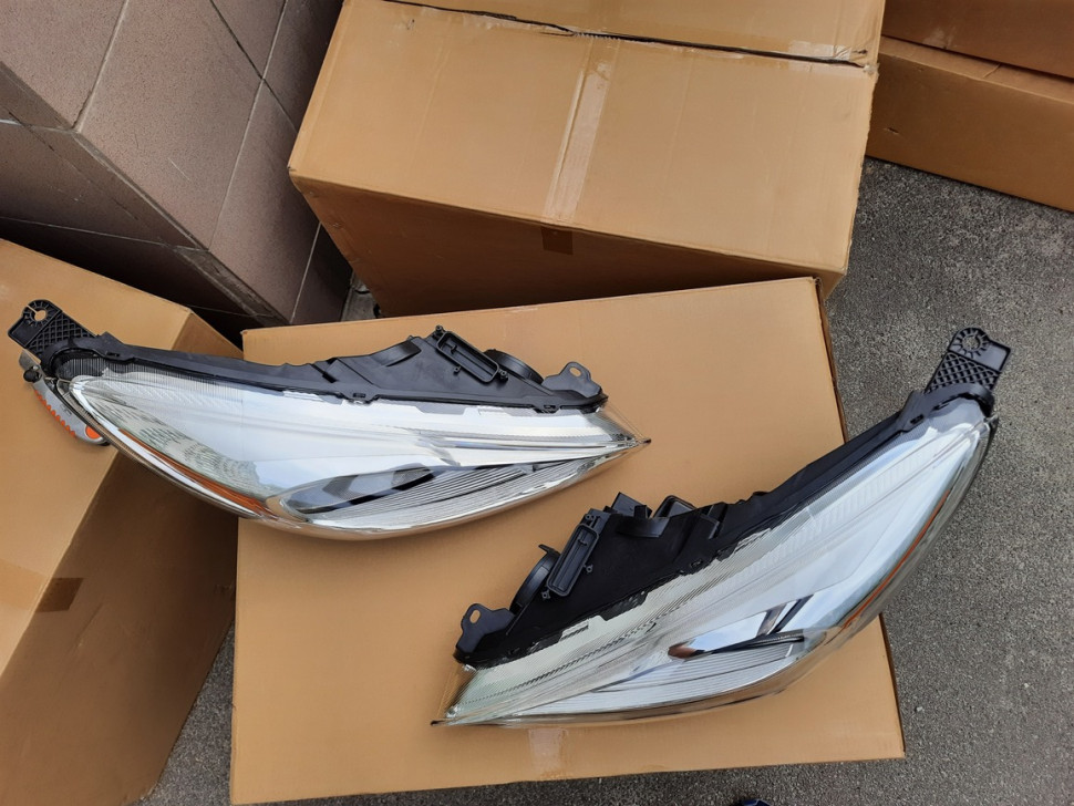 Пара фары на FORD Focus USA 2015 2016 2017 2018 Фара Фокус Америка светлая, БЕЗ ДХО.