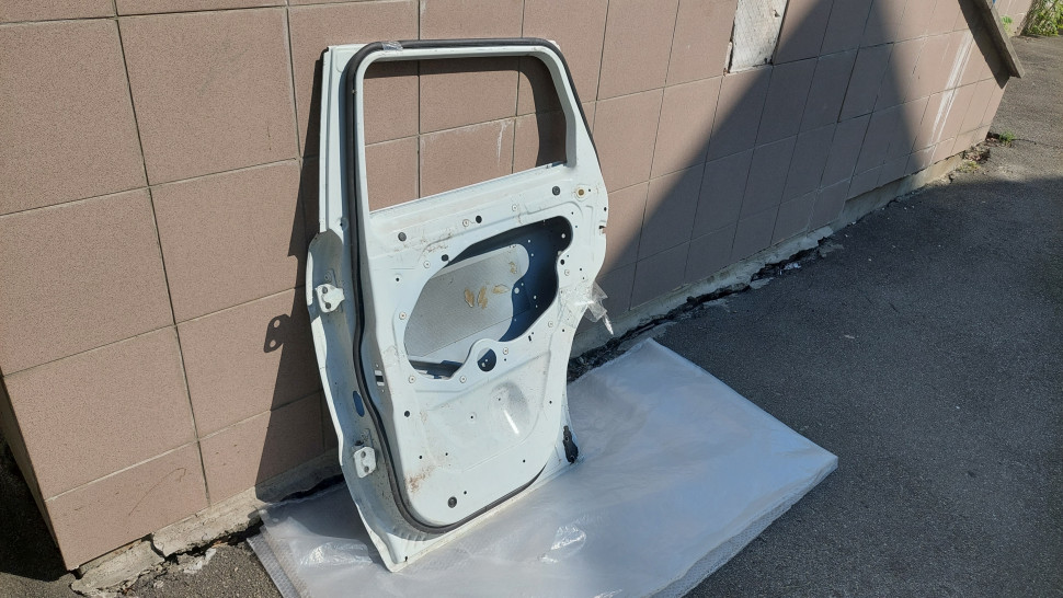 Дверь Evoque Range Rover с петлями дверь задняя правая Ренж Ровер Эвог 2012 - 2018