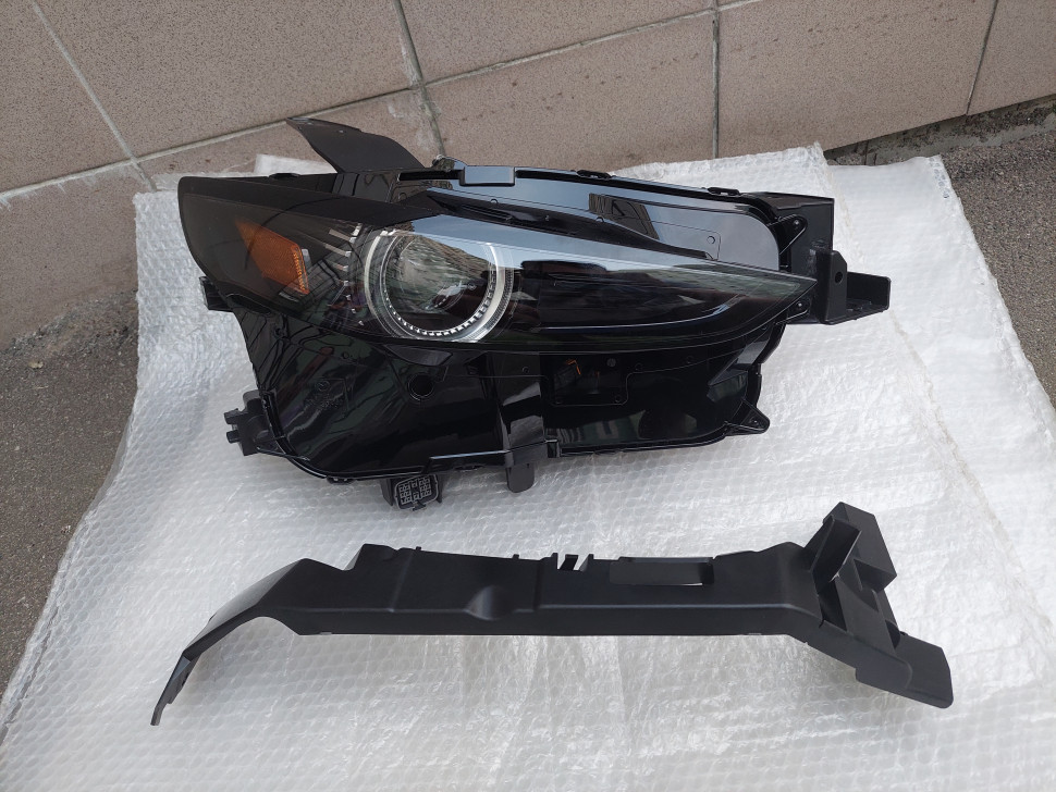 Фара Mazda cx-30 led AFS USA Фара Мазда СХ 30 Адаптивная Америка 2023 2022 2021 2020 DGJ151030B