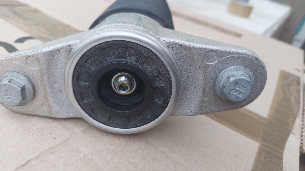 Амортизатор TESLA MODEL Y задний правый 1188463-00-d Амортизатор Тесла У