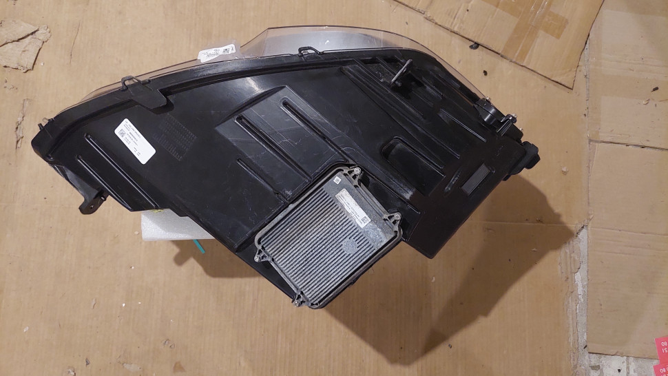 Фара Tesla Model S левая Up-level С блоком 2016-20 фара Тесла модель С