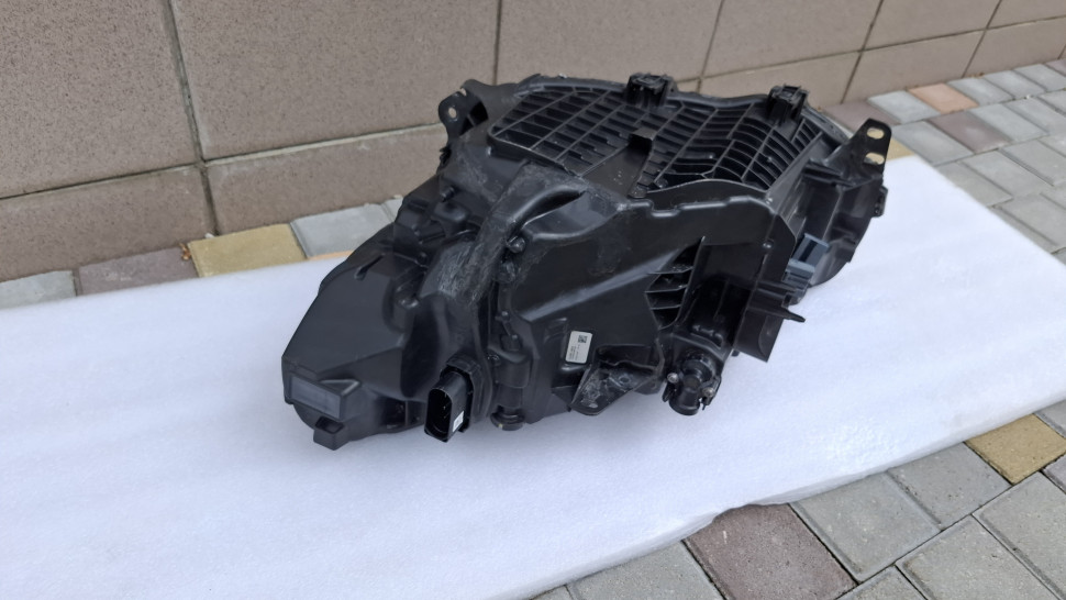 Фара права Volvo C40 XC40 2022-2026 фара Вольво 40 ХС40 32338907