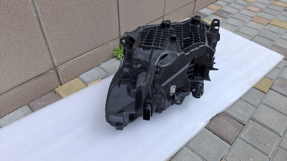 Фара права Volvo C40 XC40 2022-2026 фара Вольво 40 ХС40 32338907