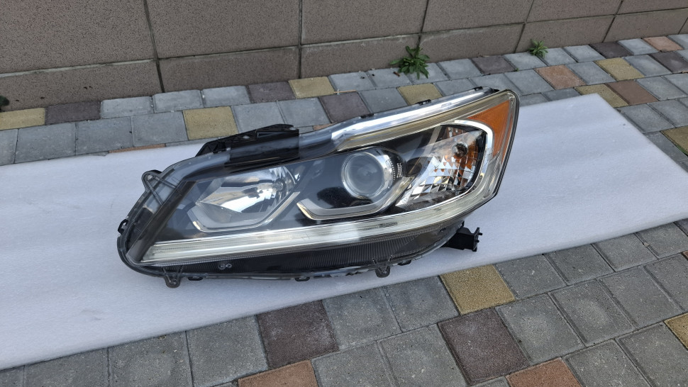 Мілкий дефект Фара ліва Honda Accord 2016 - 2017 галоген с ДХО, 33150T2AA91 фара в сборі Accord hybrid фара Хонда Акорд Аккорд