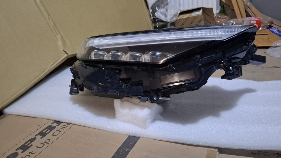 Після ремонту Фара Toyota BZ4X 2023 2024 2025 LED пайка на корпусі 8118542B00 8114542D00 фара права Тойота бЗ4Х 4 лінзи