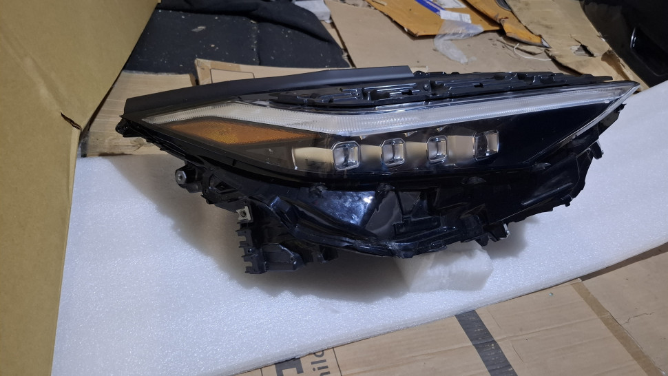 Після ремонту Фара Toyota BZ4X 2023 2024 2025 LED пайка на корпусі 8118542B00 8114542D00 фара права Тойота бЗ4Х 4 лінзи