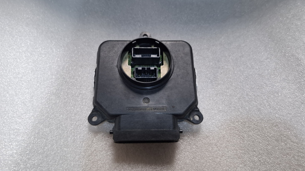 Блок LED фары Toyota BZ4X 2023 2024 2025 LED блок розжига фара Тойота БЗ4Х
