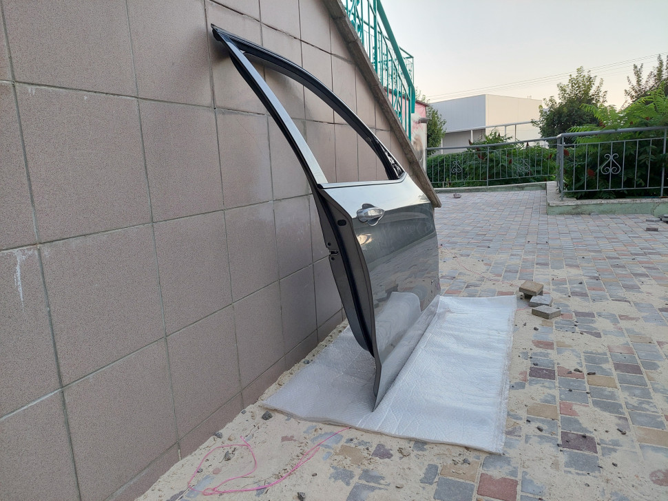 Дверь BMW X5 F15 Shadow-Line в сборе Двері передні праві БМВ Х5 Ф15 41517386738