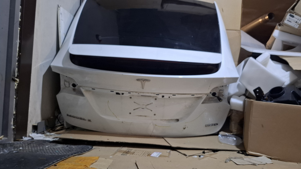 Дефект крышка багажника Tesla Model X 2016 2017 2018 2019 2020 2021 Дверь багажника Тесла модел Х Ляда Тесла Х 106745600B