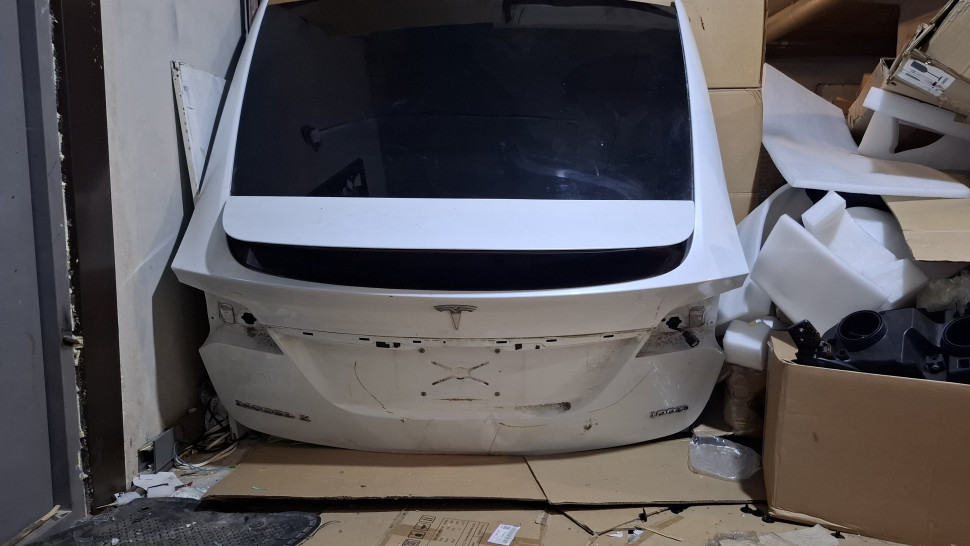 Дефект крышка багажника Tesla Model X 2016 2017 2018 2019 2020 2021 Дверь багажника Тесла модел Х Ляда Тесла Х 106745600B