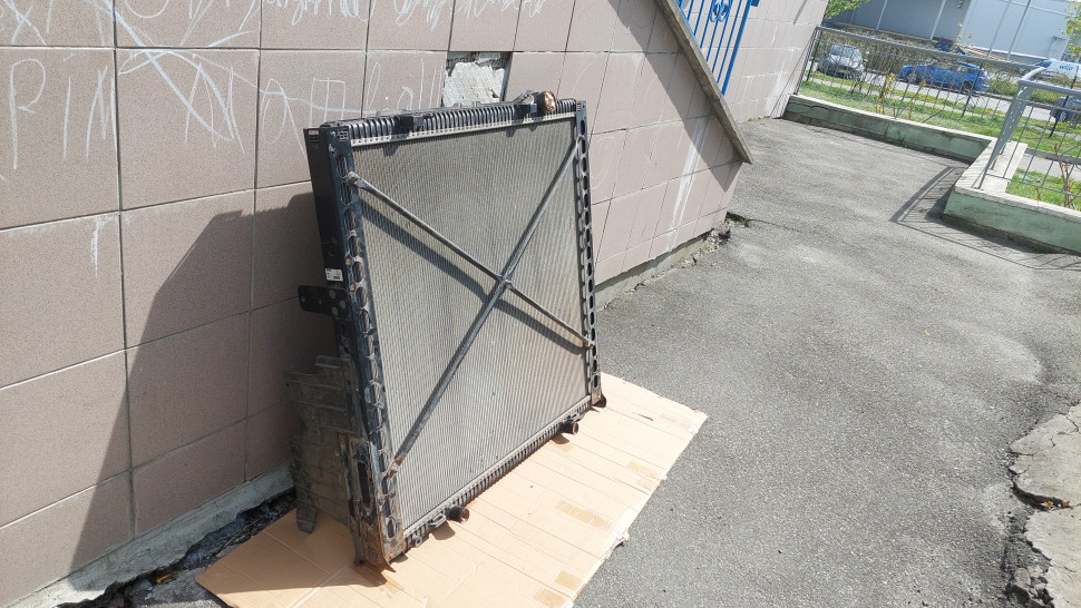 Радиатор DAF XF CF E6 Б/У ОРИГ с рамой Радиатор Даф