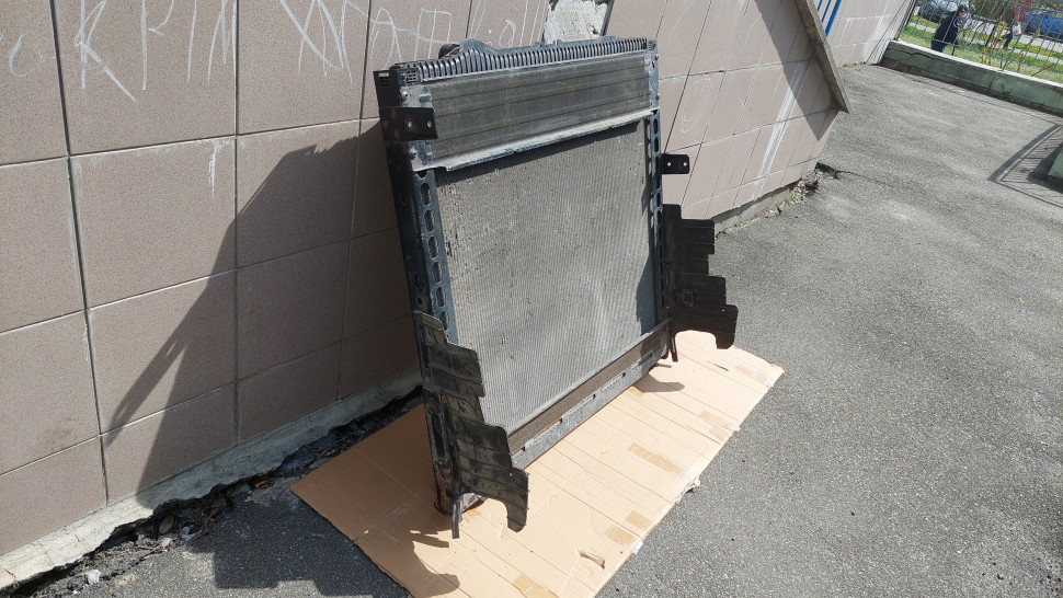 Радиатор DAF XF CF E6 Б/У ОРИГ с рамой Радиатор Даф