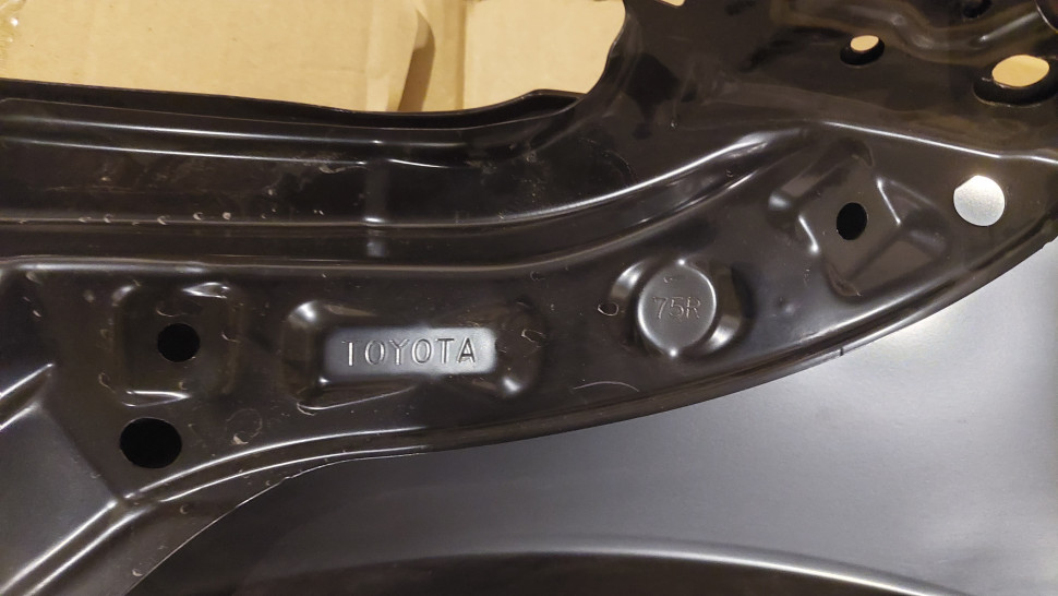 Крыло Toyota Venza 2021 2022 2023 Оригинал Алюминий правое крыло Венза