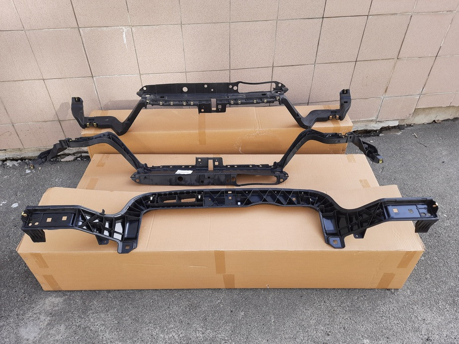 Передняя панель Ford Edge 2015 2016 2017 2018 Телевизор Ford Edge Металическая часть. Опора радиатора верхняя