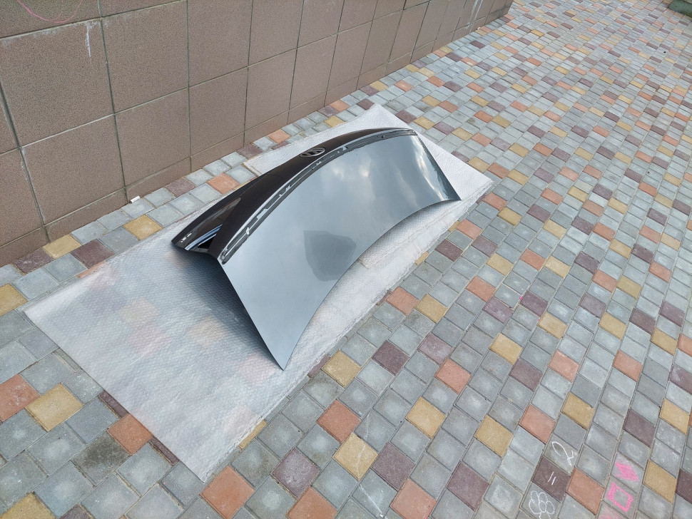 Крышка багажника Volkswagen Passat b8 2016 2017 2018 2019 ляда Пассат Б8 561-827-025-L 561827025L
