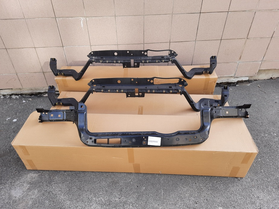 Передняя панель Ford Edge 2015 2016 2017 2018 Телевизор Ford Edge Пластиковая часть. Опора радиатора верхняя