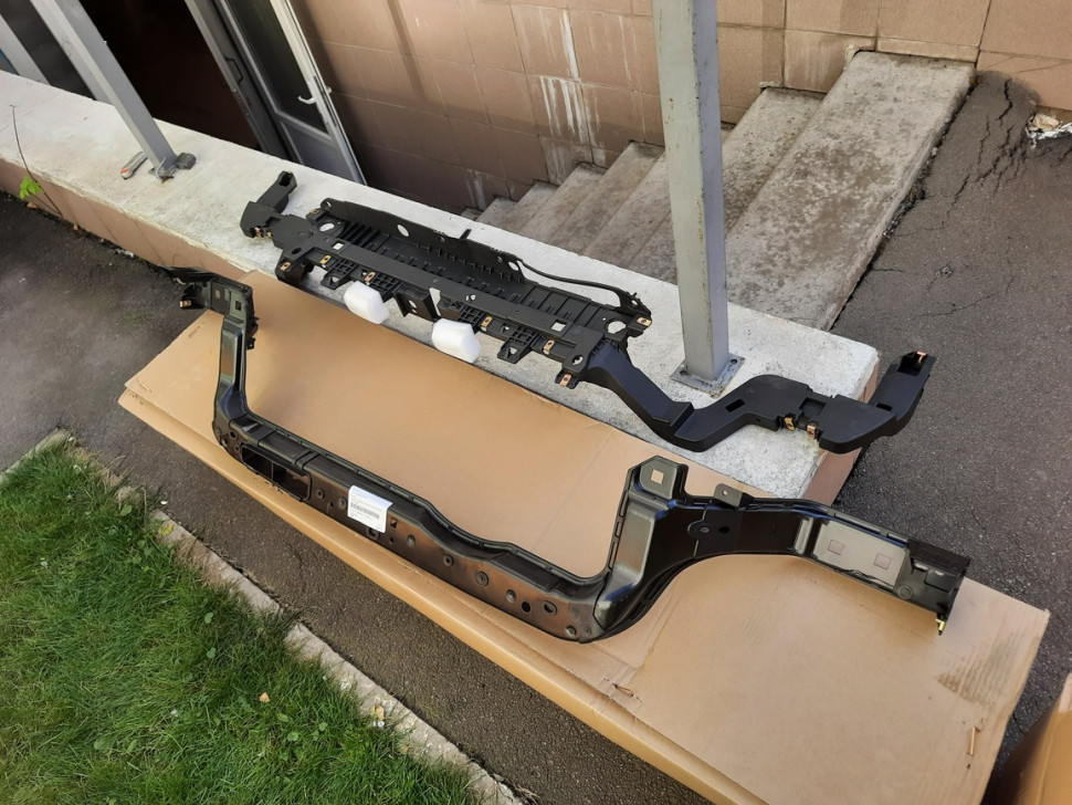 Передняя панель Ford Edge 2019 2020 2021 2022 Телевизор Ford Edge Пластиковая часть. Опора радиатора верхняя