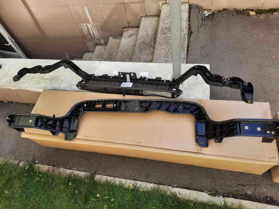 Передняя панель Ford Edge 2019 2020 2021 2022 Телевизор Ford Edge Пластиковая часть. Опора радиатора верхняя