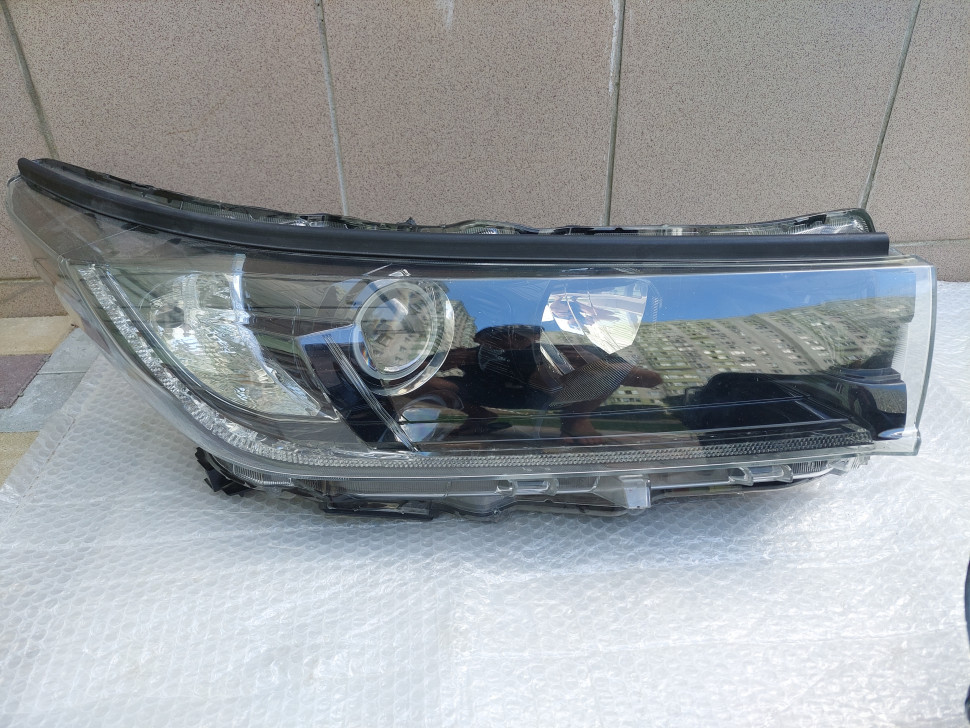 Фары Toyota Highlander 2017 2018 2019 2020 черный отртражатель Фара Хайлендер нужен ремонт креплений. 811100E390 811500E390