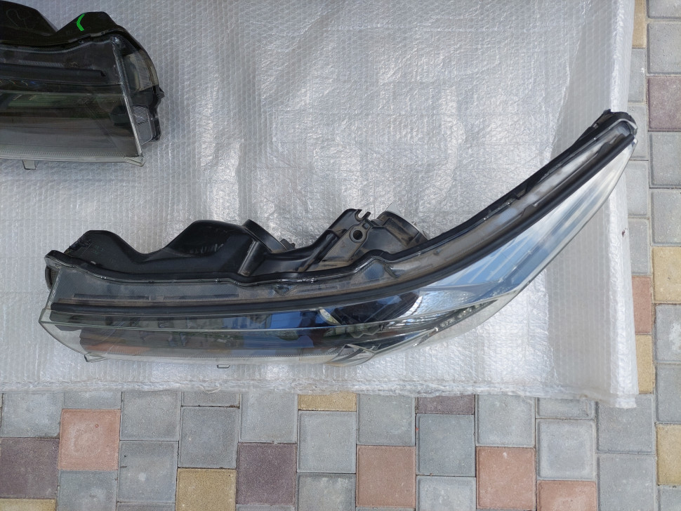 Фары Toyota Highlander 2017 2018 2019 2020 черный отртражатель Фара Хайлендер нужен ремонт креплений. 811100E390 811500E390