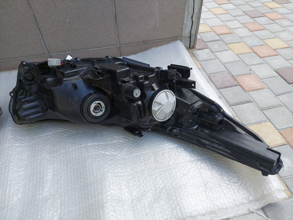 Фары Toyota Highlander 2017 2018 2019 2020 черный отртражатель Фара Хайлендер нужен ремонт креплений. 811100E390 811500E390