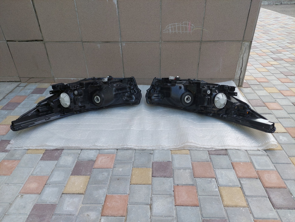 Фары Toyota Highlander 2017 2018 2019 2020 черный отртражатель Фара Хайлендер нужен ремонт креплений. 811100E390 811500E390