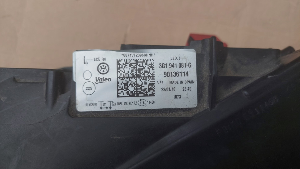 нужна замена стекла Фара Passat B8 full led 2019 2018 2017 2016 2015 3G1941081G Європа дефект 