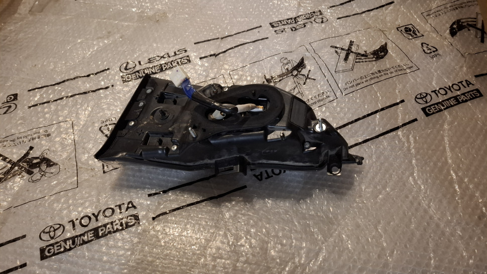 Фонарь Lexus RX 4 LED 2015 2016 2017 2018 2019 Фонарь в ляду Лексус РХ 4 светодиод 8159148200 8159148201