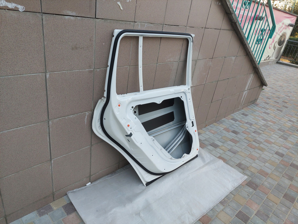 Дверь Mercedes w166 x166 gl gls дверь задняя левая Мерседес 166 Оригинал A1667300105