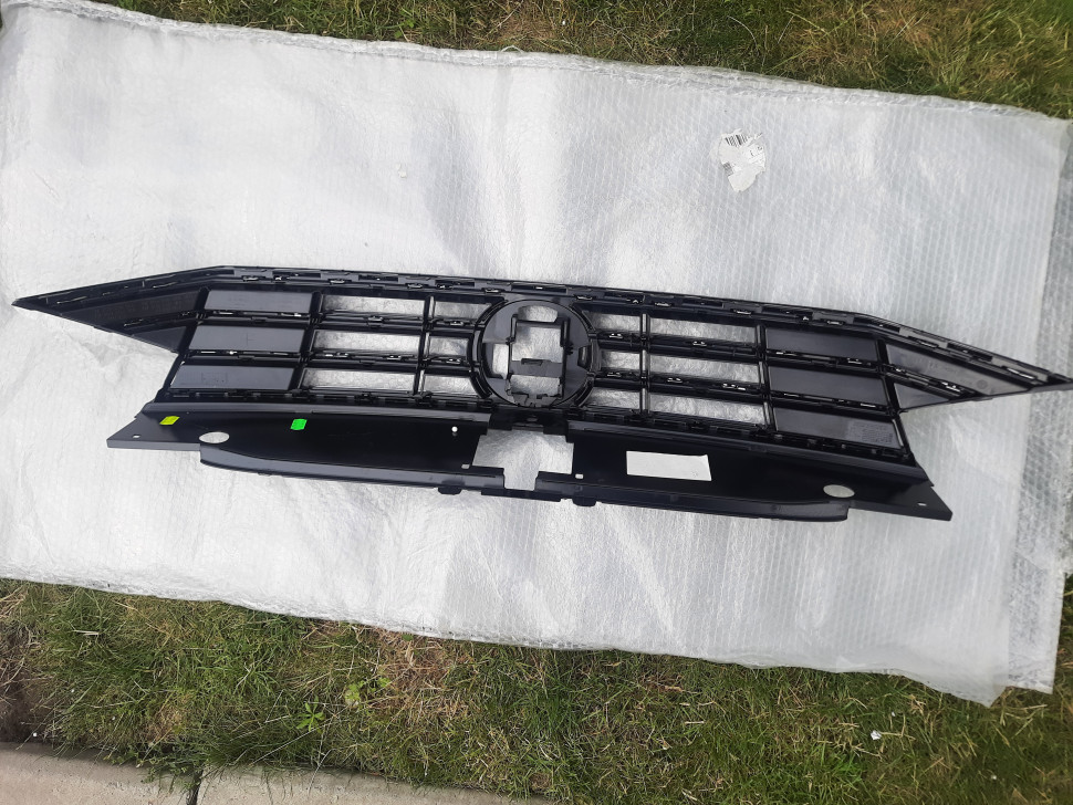 Решетка радиатора VW Passat B8 2019 2020 2021 2022 рестайлинг пасат б8 ОРИГИНАЛ