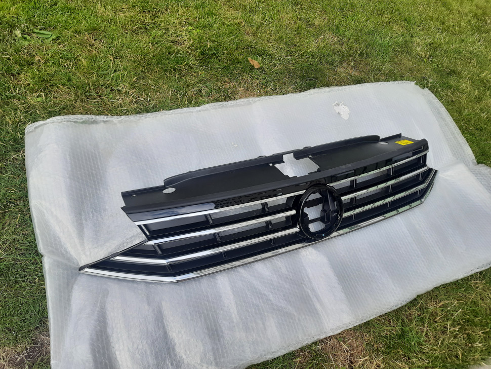 Решетка радиатора VW Passat B8 2019 2020 2021 2022 рестайлинг пасат б8 ОРИГИНАЛ