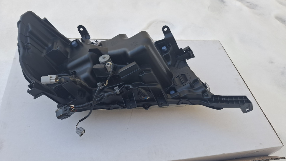 Фара TOYOTA Land Cruiser 200 Executive Black 2015 - 2021 Фара Крузер 200 черная 8110660P40 PZ36760543 PZ36760557